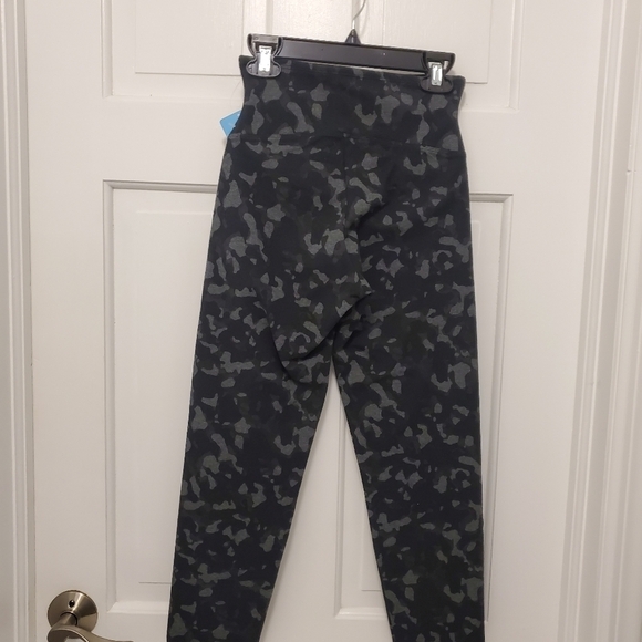 NWT Yummie Gloria Ankle Cotton Stretch Shaping Leggings Camoprint Size XS - Picture 3 of 7
